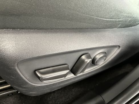 Used 2025 Toyota RAV4 XLE FWD image 14