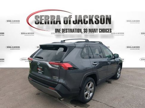 Used 2020 Toyota RAV4 Limited AWD/4WD image 8