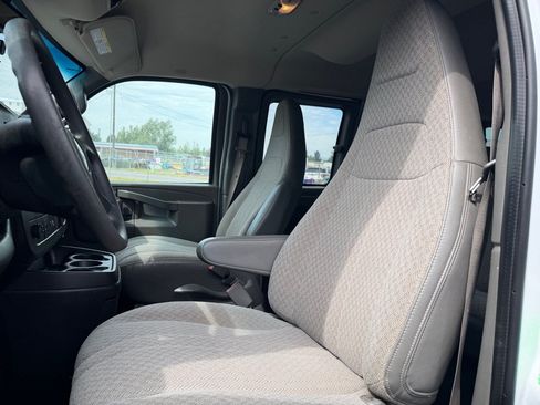 Used 2018 Chevrolet Express 3500 LT w/ LT Preferred Equipment Group RWD image 10
