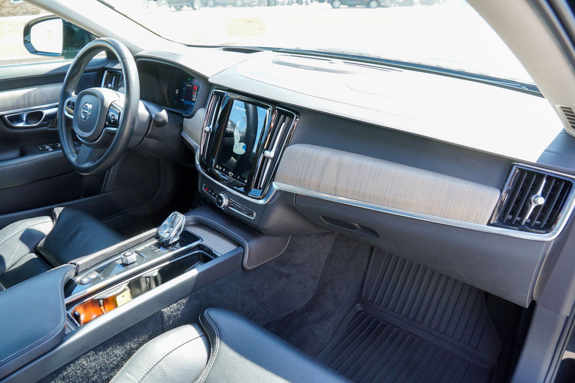 Used 2023 Volvo S90 B6 Ultimate w/ Protection Package Premier AWD/4WD image 16