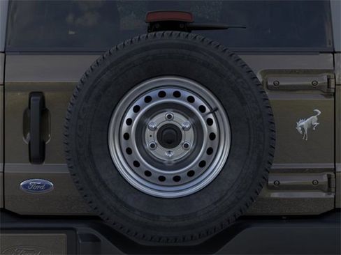 New 2025 Ford Bronco Base image 24