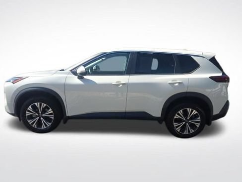 Used 2022 Nissan Rogue SV FWD image 2