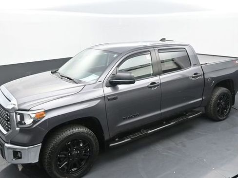 Used 2021 Toyota Tundra SR5 w/ SR5 Upgrade Package AWD/4WD image 32