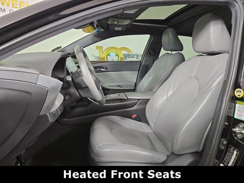 Used 2019 Toyota Avalon Limited image 11