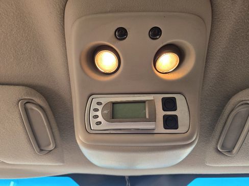 Used 2004 GMC Sierra 2500 SLT w/ Heavy-Duty Power Package image 23