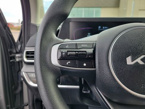 Used 2024 Kia Sportage LX image 23