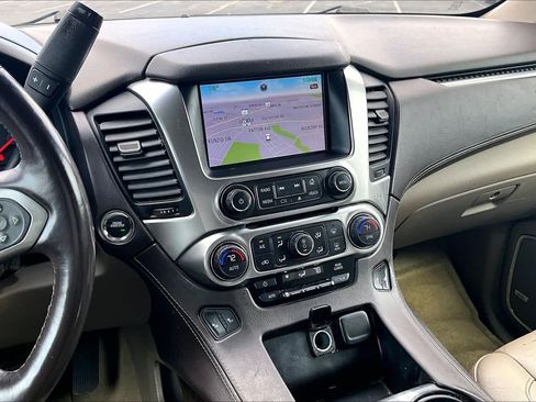 Used 2015 Chevrolet Suburban LT image 7