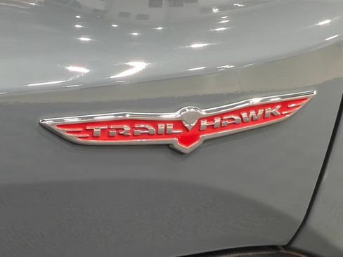 Used 2018 Jeep Renegade Trailhawk w/ Cold Weather Group II AWD/4WD image 43