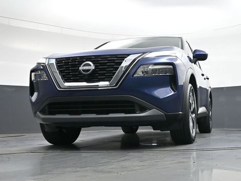 Used 2023 Nissan Rogue SV image 43