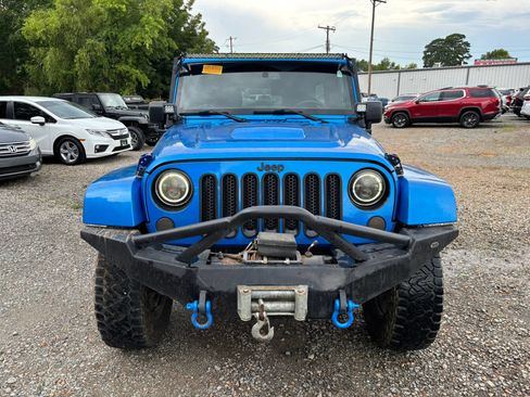 Used 2014 Jeep Wrangler Unlimited Sahara AWD/4WD image 7