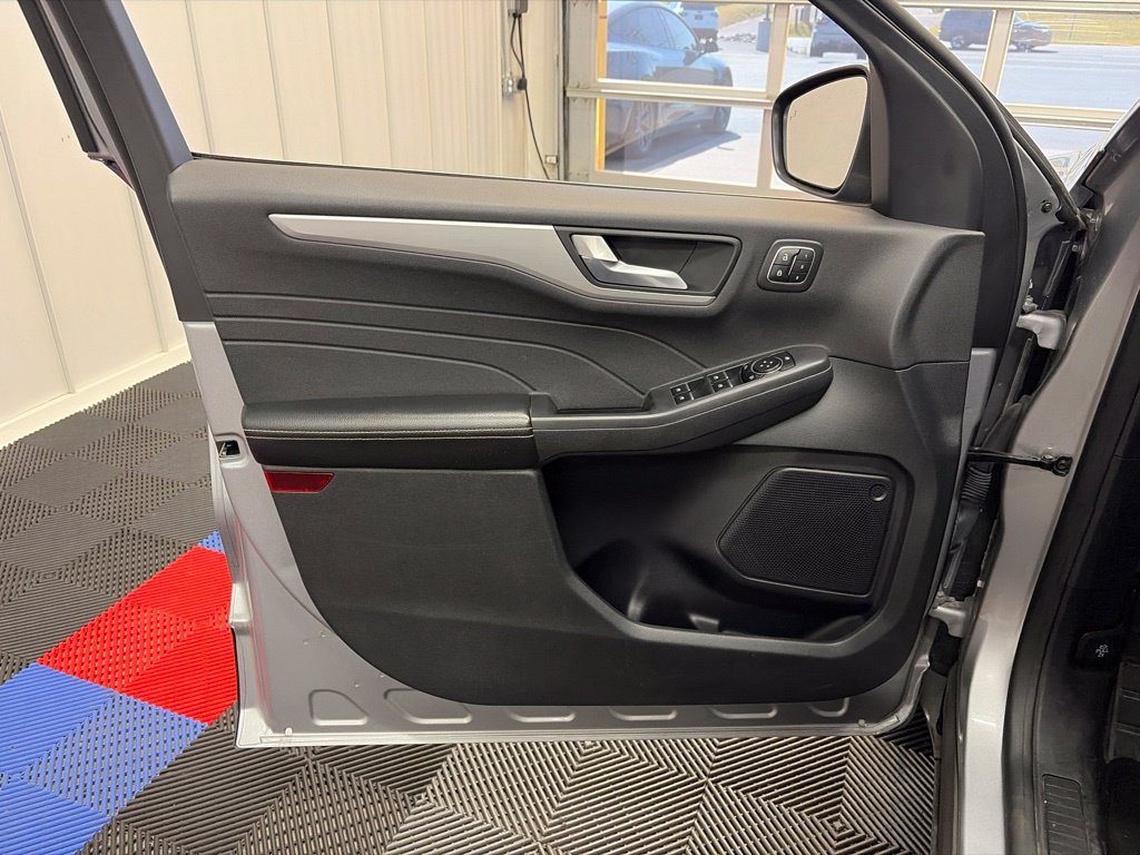 Used 2023 Ford Escape Platinum AWD/4WD image 10