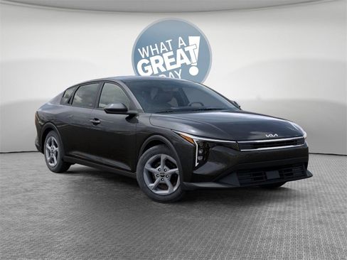 New 2025 Kia K4 LXS image 8