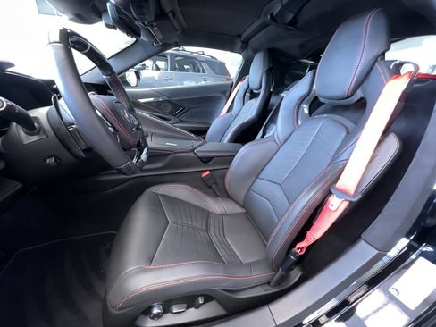 Used 2025 Chevrolet Corvette Z06 RWD image 15