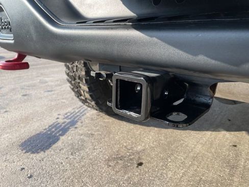 Used 2016 Jeep Wrangler Unlimited Rubicon image 12