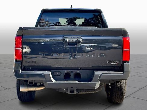 Used 2025 Toyota Tacoma TRD Off-Road image 4