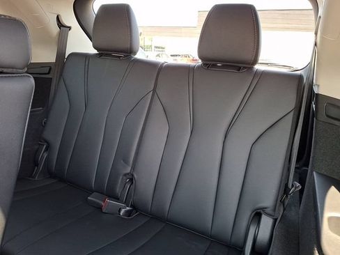 Used 2023 Acura MDX SH-AWD w/ Technology Package image 9