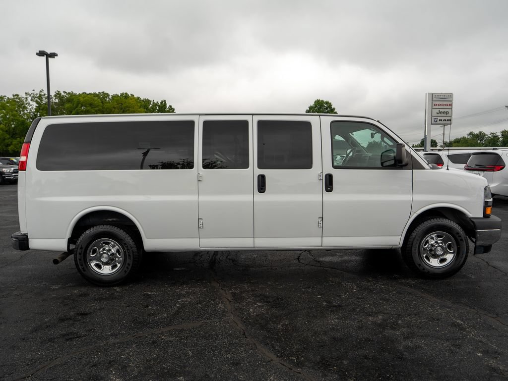 Used 2018 Chevrolet Express 3500 LT w/ LT Preferred Equipment Group RWD image 5