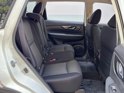 Used 2017 Nissan Rogue S AWD/4WD image 31
