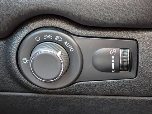 Used 2024 Dodge Durango GT AWD/4WD image 36