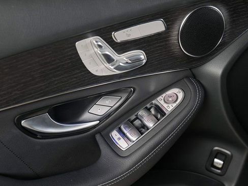 Used 2022 Mercedes-Benz GLC 300 GLC 300 image 24