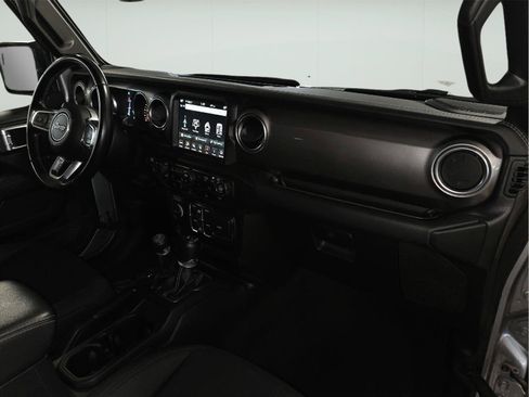 Used 2020 Jeep Wrangler Unlimited Sahara w/ Dual Top Group AWD/4WD image 42