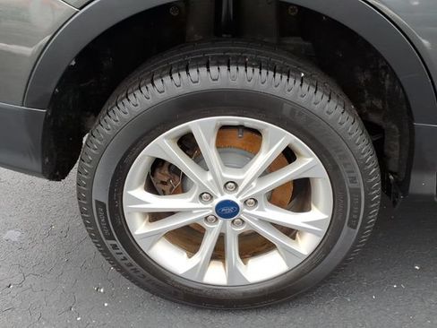 Used 2019 Ford Escape SEL AWD/4WD image 7