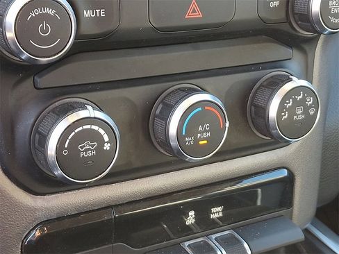 Used 2020 RAM 1500 Big Horn image 16