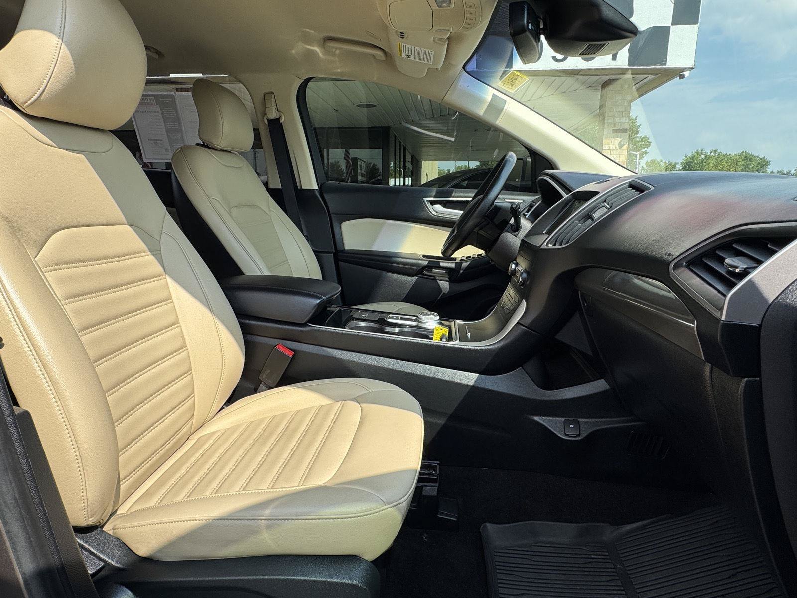Used 2019 Ford Edge SEL w/ Equipment Group 201A FWD image 25
