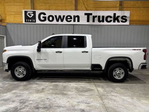 Used 2022 Chevrolet Silverado 2500 W/T w/ WT Convenience Package AWD/4WD image 2