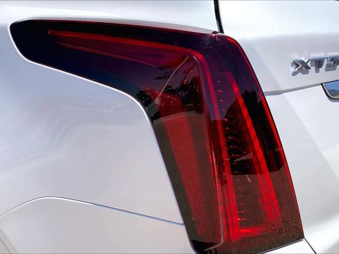 Used 2021 Cadillac XT5 Premium Luxury FWD image 29