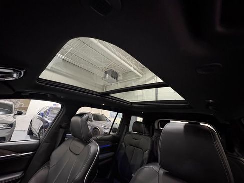 Used 2024 Jeep Grand Cherokee L Overland w/ Luxury Tech Group IV image 44