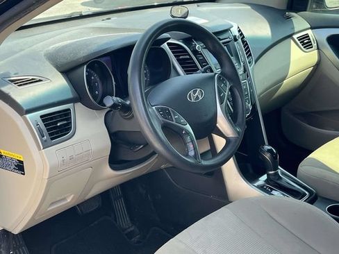 Used 2017 Hyundai Elantra GT FWD image 12