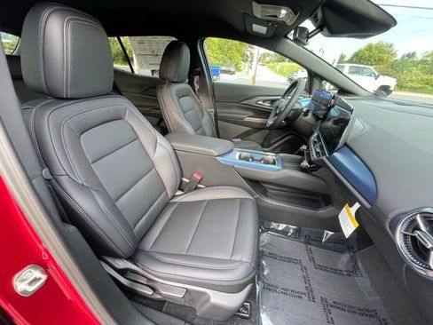 New 2025 Chevrolet Equinox EV LT image 31