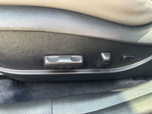 Used 2013 Hyundai Elantra Limited FWD image 19