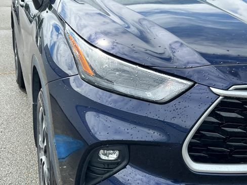 Used 2022 Toyota Highlander XLE image 14