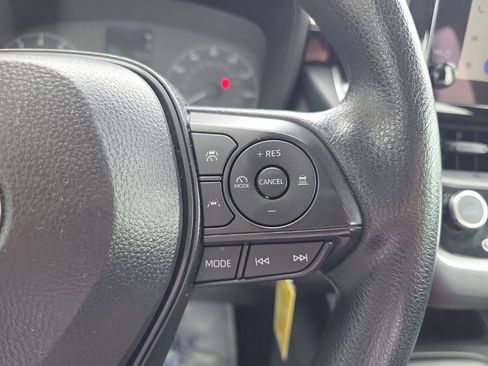 Used 2025 Toyota Corolla LE FWD image 21