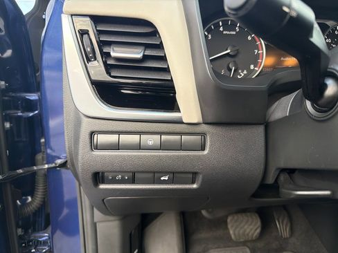 Used 2023 Nissan Rogue SL w/ SL Premium Package image 33