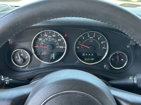 Used 2016 Jeep Wrangler Sahara w/ Connectivity Group AWD/4WD image 25