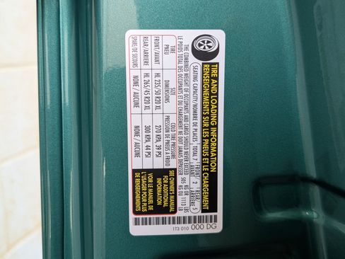 Used 2025 Volkswagen ID. Buzz Pro S Plus RWD image 40