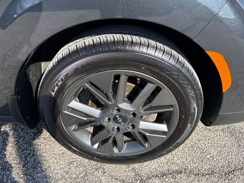 Certified 2022 Kia Soul EX image 9