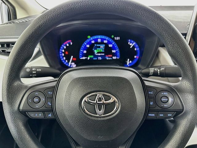 Used 2021 Toyota Corolla LE FWD image 12