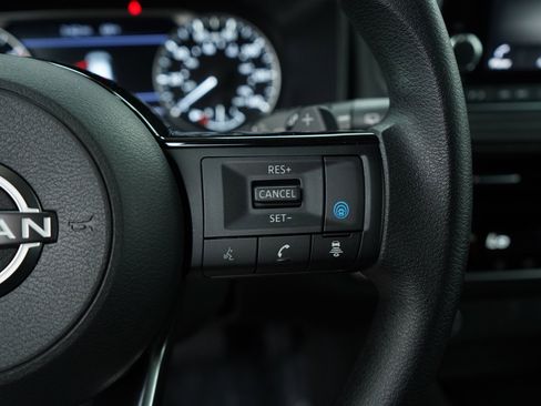 Used 2022 Nissan Rogue SV image 24