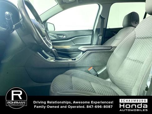 Used 2017 GMC Acadia SLE w/ Driver Alert Package I image 5