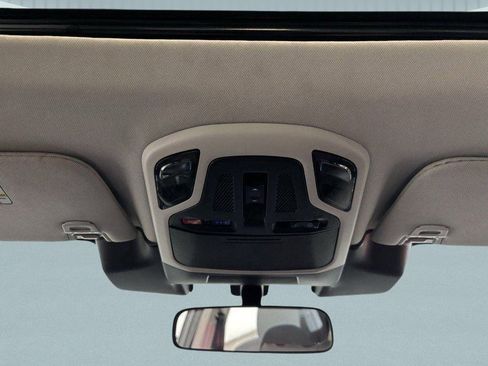 Used 2023 Subaru Outback Premium image 4