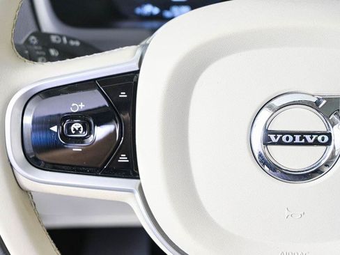 Used 2021 Volvo XC90 T6 Inscription w/ Lounge Package AWD/4WD image 12