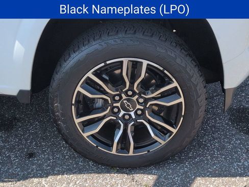 Certified 2024 Chevrolet Colorado Z71 w/ LPO, Dark Essentials Package AWD/4WD image 26