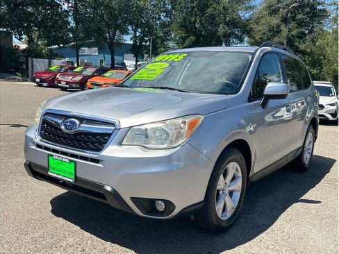 Used 2014 Subaru Forester 2.5i Premium AWD/4WD image 3
