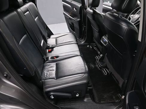 Certified 2019 Toyota Highlander XLE image 27