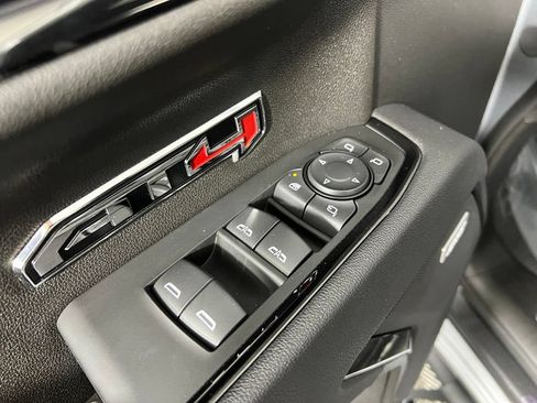Certified 2025 GMC Sierra 1500 AT4 w/ AT4 Premium Package AWD/4WD image 17