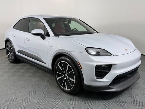 Certified 2025 Porsche Macan 4S Electric w/ Premium Package AWD/4WD image 9